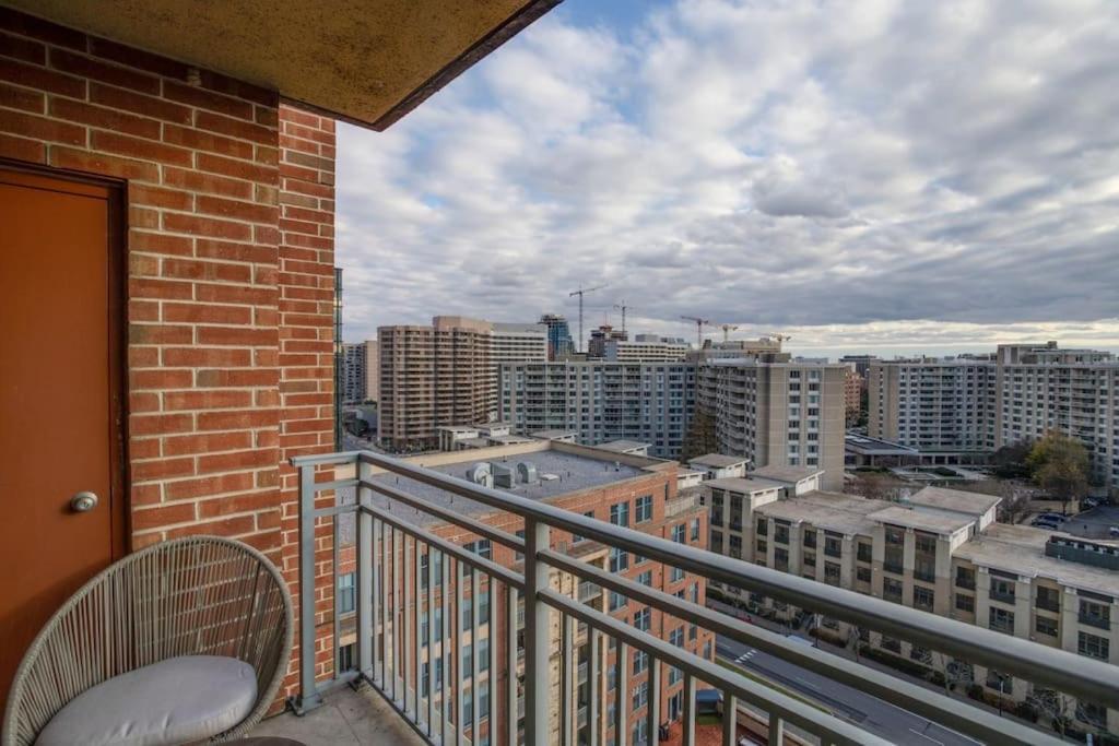 Fantastic 2 Bedroom Condo At Pentagon City Arlington Exterior foto